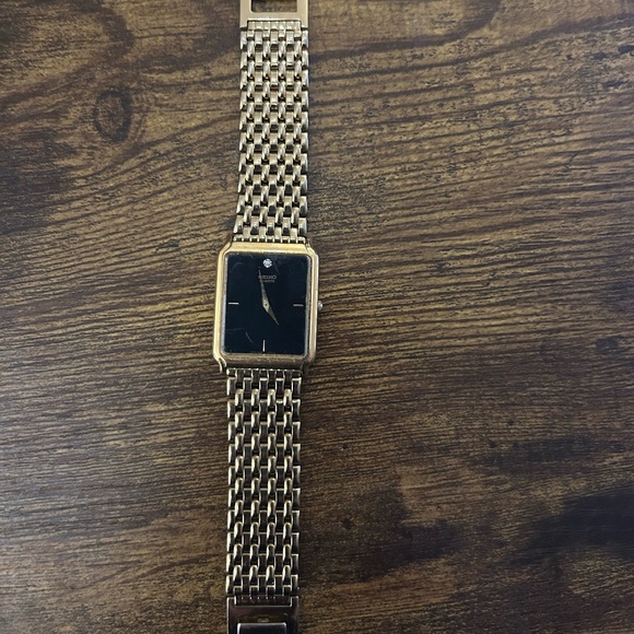 seiko women's watch - Picture 1 of 6